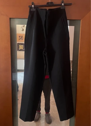 Pantalone elegante nero a vita alta ZARA– taglio dritto, brand: Zara, condizioni: Ottime, taglia: S / IT 40 / EU 36, €6.00, €7.00 include la Protezione acquisti