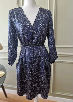 Robe élégante en soie coupe droite Comptoir des Cotonniers en excellent état, marque: Comptoir des Cotonniers, état: Très bon état, taille: L / 40 / 12, 39,00 €, 41,65 € Protection acheteurs incluse