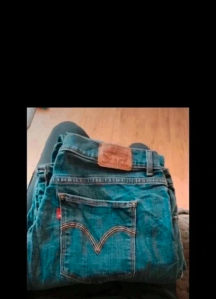 Jeans levis femme taille L, marque: Levi's, état: Très bon état, taille: L / 40 / 12, 7,00 €, 8,05 € Protection acheteurs incluse