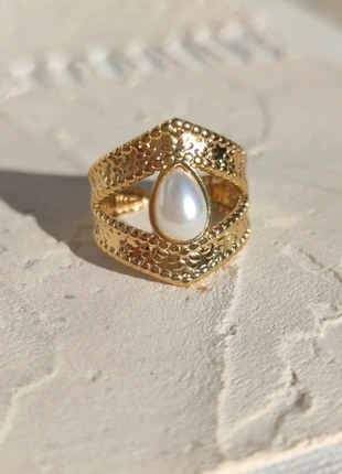 Bague dorée géométrique a perle goutte blanche nacrée - Acier, marca: ZAG, estado: Muito bom, tamanho: Ajustável, €9.00, €10.15 inclui Proteção do Comprador Pro