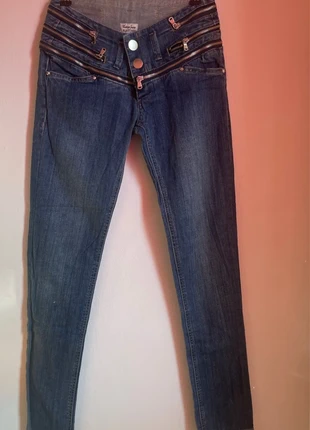 vintage jeans denim y2k with zip ultra low waist, brand: Vintage Dressing, condizioni: Nuovo senza cartellino, taglia: XS / IT 38 / EU 34, €8.00, €9.10 include la Protezione acquisti