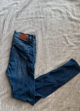 Jean 501 Lévis taille 29 en très bon état pantalon 37, marca: Levi's, estado: Muy bueno, tamaño: XXXS / 30 / 2, 13,00 €, 14,35 € Protección al comprador incluida