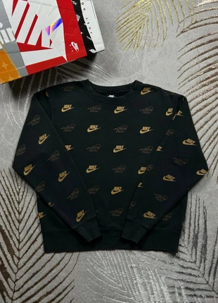 Sweat Nike noir logo imprimer doré, brand: Nike, condition: Very good, size: S, €28.00, €30.10 includes Buyer Protection Pro