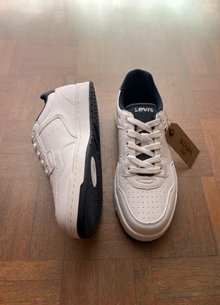 Sapatilhas Levi’s Kingdom branco e azul ganga – novas - 37, marca: Levi's, estado: Nuevo con etiquetas, tamaño: 37, 40,00 €, 42,70 € Protección al comprador incluida