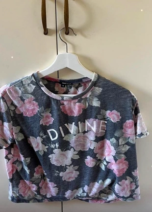 T-shirt con fiori rosa, marke: Tally Weijl, zustand: Neu, größe: XS / 34 / 6, 5,00 €, 5,95 € inklusive Vinted-Käuferschutz