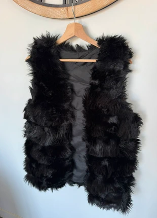 Veste fausse fourrure sans manche, brand: Shein, condition: Very good, size: One size, €5.00, €5.95 includes Buyer Protection
