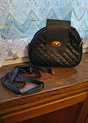 Borsa a tracolla nera in finta pelle, état: Neuf sans étiquette, 8,50 €, 9,63 € Protection acheteurs incluse