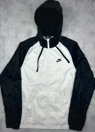 Veste sport running à capuche Nike Windrunner noir et blanc taille S full zip, marca: Nike, estado: Muito bom, tamanho: S, €24.00, €25.90 inclui Proteção do Comprador Pro
