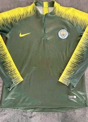 Survêtement Nike, merk: Nike, staat: Heel goed, maat: M, € 8,00, € 9,10 inclusief Kopersbescherming