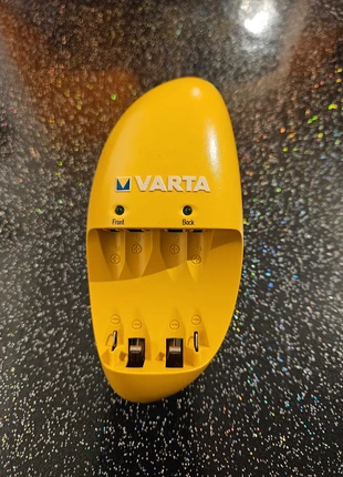 Chargeur de piles Varta, brand: VARTA, condizioni: Ottime, €5.00, €5.95 include la Protezione acquisti
