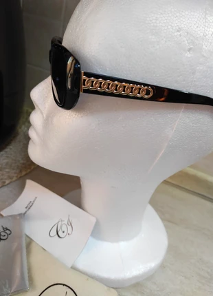 Occhiali da sole donna neri, brand: Camomilla Italia, condizioni: Nuovo con cartellino, €18.00, €19.60 include la Protezione acquisti