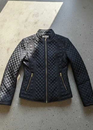 Veste matelassée noire – chic, féminine, élégante, douce, marque: Maison Lyséline, état: Très bon état, taille: M / 38 / 10, 110,00 €, 116,20 € Protection acheteurs (Pro) incluse