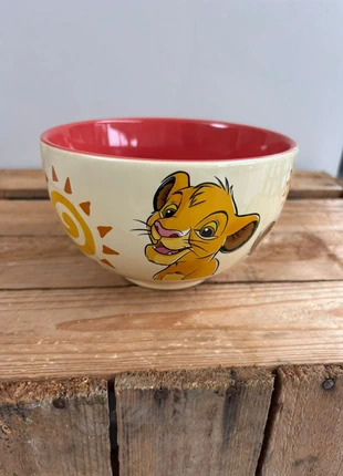 Bol Disney, merk: Disneyland Paris, staat: Heel goed, € 13,00, € 14,35 inclusief Kopersbescherming Pro