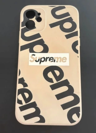 Cover Supreme Iphone 11, merk: Supreme, staat: Heel goed, € 2,50, € 3,33 inclusief Kopersbescherming