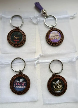 Lot de 4 porte-clés en bois papa, tata, avs, maman, marca: créa03, estado: Novo com etiquetas, €5.00, €5.95 inclui Proteção do Comprador Pro