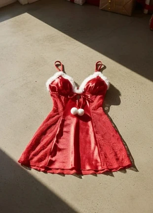 Robe Noël rouge – glamour, dentelle, festive, marque: Maison Rouge Éclat, état: Très bon état, 49,90 €, 53,10 € Protection acheteurs (Pro) incluse