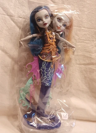 Poupée Peri et Pearl, brand: Monster High, condition: Very good, size: 4 years / 104 cm, €30.00, €32.20 includes Buyer Protection