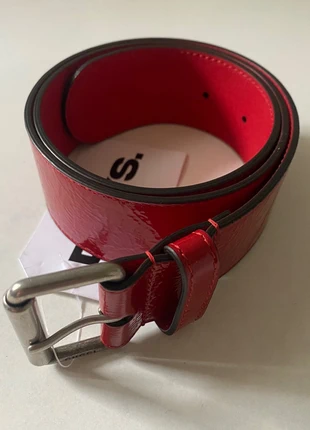 Gucci Leather Belt 'Patent Red' - 75cm, marque: Gucci, état: Neuf sans étiquette, taille: 75 cm, 70,00 €, 74,20 € Protection acheteurs incluse