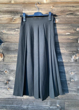 Jupe vintage chic noire plissée en crepe (Guy Dubouis), marque: Guy Dubouis, état: Très bon état, taille: S / 36 / 8, 8,00 €, 9,10 € Protection acheteurs incluse