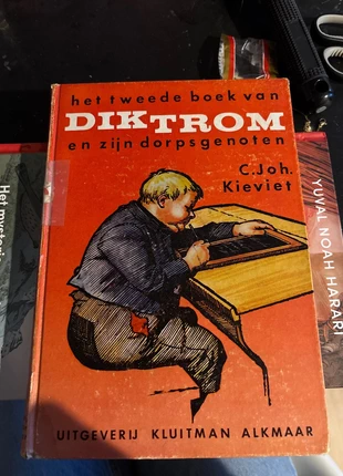 Het tweede boek van dik trom en zijn dorpsgenoten, staat: Veelgebruikt, € 2,50, € 3,33 inclusief Kopersbescherming