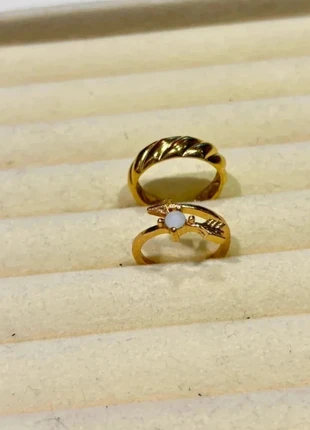 Magnifique lot de 2 bagues doré en acier inoxydable, relief ajustable, marque: Jewels.MP, état: Neuf avec étiquette, taille: Ajustable, 10,00 €, 11,20 € Protection acheteurs incluse