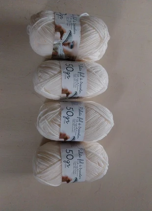 4 pelotes de fil à tricoter, marque: LAINE, état: Très bon état, 2,50 €, 3,33 € Protection acheteurs incluse