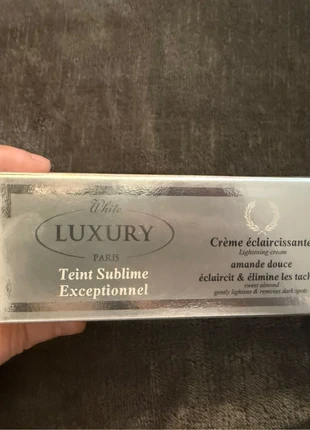 luxury teint sublime exceptionnel creme eclaircissante, marque: Luxury, état: Neuf avec étiquette, 15,00 €, 16,45 € Protection acheteurs incluse