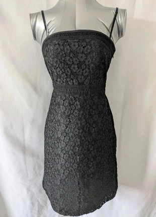 Élégante robe noire dentelle Caroll Paris 36 – Parfaite occasion spéciale, brand: Caroll, condizioni: Ottime, taglia: S / IT 40 / EU 36, €12.00, €13.30 include la Protezione acquisti Pro