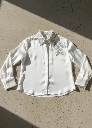 Blouse satinée blanche – brodée, élégante, chic, brand: Auréline Atelier, condition: Very good, size: M / 38 / 10, €39.90, €42.60 includes Buyer Protection