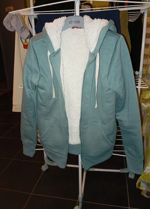 Sweat doublé Tissaia collection actuelle tailleM, marque: Tissaia, état: Très bon état, taille: M / 38 / 10, 3,00 €, 3,85 € Protection acheteurs incluse