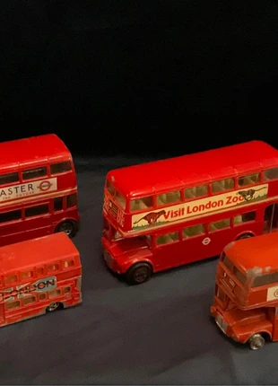 4 vintage Londen dubbeldekkerbussen, état: Satisfaisant, taille: Taille unique, 15,00 €, 16,45 € Protection acheteurs incluse