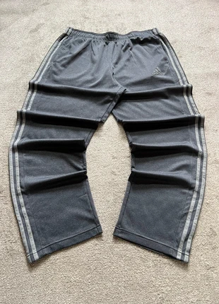 Vintage Adidas Track Pant Baggy Y2K Jogger Three Stripes Printed Logo Grey, marque: adidas, état: Très bon état, taille: XL, 18,90 €, 20,55 € Protection acheteurs incluse