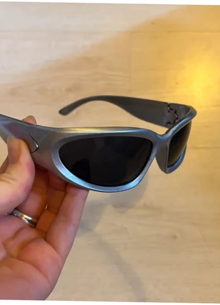 lunettes de soleil 9, condizioni: Buone, €5.00, €5.95 include la Protezione acquisti