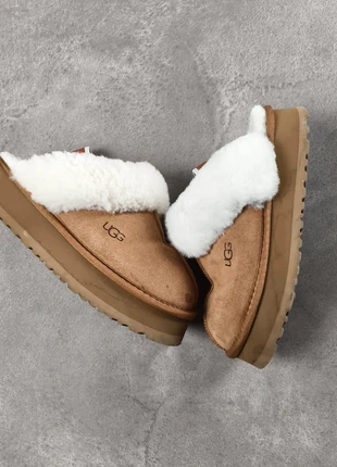 UGG Funkette plateforme sabot mule chausson camel fourrure blanche– Femme 38, marke: UGG, zustand: Sehr gut, größe: 38, 50,00 €, 53,20 € inklusive Vinted-Käuferschutz