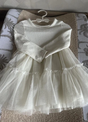 Robe cérémonie, merk: Primark, staat: Heel goed, maat: 6-9 maanden / 68 cm, € 5,00, € 5,95 inclusief Kopersbescherming