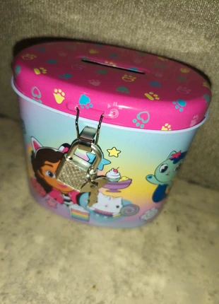 Tirelire gabby's dollhouse, marque: Gabby's Dollhouse, état: Neuf avec étiquette, 2,00 €, 2,80 € Protection acheteurs incluse