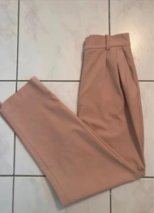 Pantalon tailleur rose, marque: H&M, état: Très bon état, taille: XS / 34 / 6, 4,00 €, 4,90 € Protection acheteurs incluse