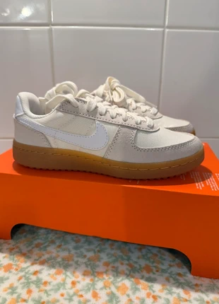 Chaussures Nike field Général enfant, marca: Nike, estado: Novo com etiquetas, tamanho: 33, €38.00, €40.60 inclui Proteção do Comprador