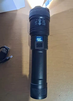 Lampe torche zoom rechargeable avec indicateur batterie, marque: Noir, état: Neuf sans étiquette, 8,50 €, 9,63 € Protection acheteurs (Pro) incluse