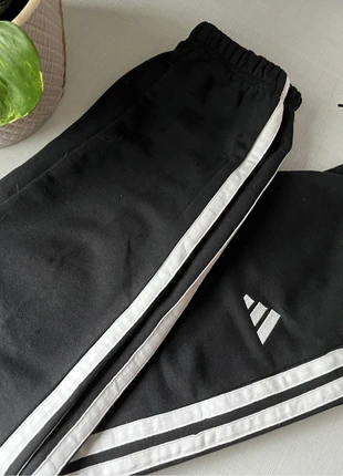 Tuta adidas nera, marca: adidas, estado: Novo sem etiquetas, tamanho: S / 36 / 8, €25.00, €26.95 inclui Proteção do Comprador