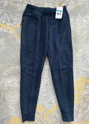 Bas Nike Tech Taille M / Prix négociable a 75€ ou RIEN M, brand: Nike, condition: Very good, size: M, €80.00, €84.70 includes Buyer Protection