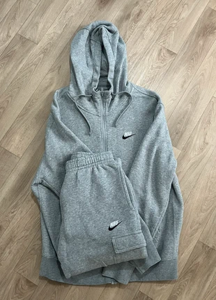 👟 Ensemble Survêtement Nike Gris Chiné, merk: Nike, staat: Nieuw zonder prijskaartje, maat: M, € 55,00, € 58,45 inclusief Kopersbescherming