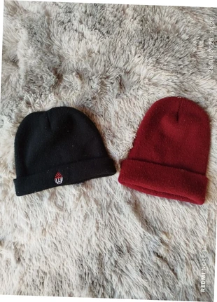 Lot de 2 bonnets, noir et rouge - Taille unique, brand: McDonald's, condition: Very good, size: One size, €2.50, €3.33 includes Buyer Protection