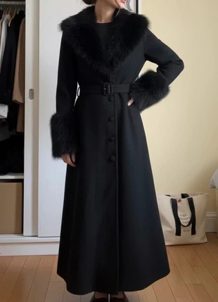 Manteau long noir à col et poignets – Taille S, marke: Abarolina, zustand: Sehr gut, größe: S / 36 / 8, 69,90 €, 74,10 € inklusive Vinted-Käuferschutz