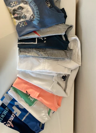 Lot de 9 T-shirts et 1 chemise enfant 6 ans, état: Bon état, taille: 6 ans / 116 cm, 6,00 €, 7,00 € Protection acheteurs incluse