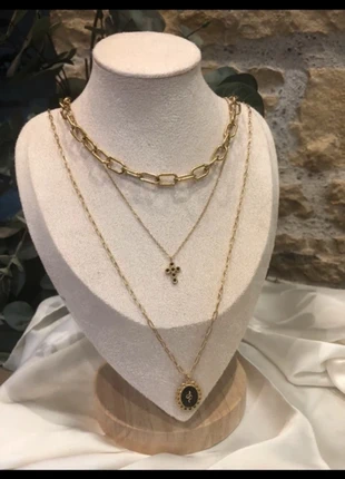 Collier multirangs, marca: Tila, estado: Novo com etiquetas, €9.90, €11.10 inclui Proteção do Comprador