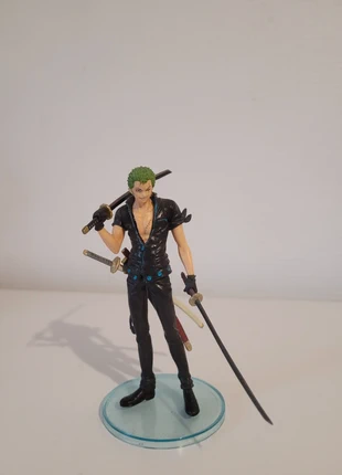 Figurine Zoro One Piece Gold, marque: Bandai, état: Très bon état, taille: Taille unique, 10,00 €, 11,20 € Protection acheteurs incluse
