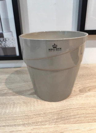 Vase ou cache pot neuf royal boch couleur taupe, marque: Royal Boch, état: Neuf avec étiquette, 5,00 €, 5,95 € Protection acheteurs incluse