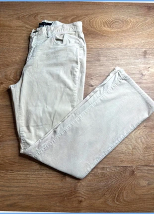 Pantalon Velour Côtelé Calvin Klein Jeans - Corduroy Pant - Taille 10 - Beige, coupe droite Bootcut, marque: Calvin Klein, état: Très bon état, taille: M, 7,00 €, 8,05 € Protection acheteurs incluse