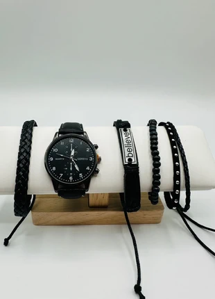 🖤 Set 5 Pièces Neuf : Montre et Bracelets Noirs Tendance 🖤, état: Neuf sans étiquette, taille: 39–42 mm, 15,00 €, 16,45 € Protection acheteurs incluse